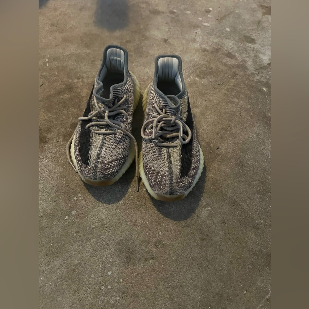 Yeezy 700 V2 ZYON